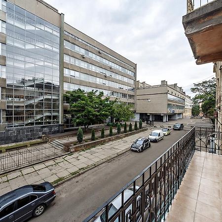 American Apartment Львов Экстерьер фото